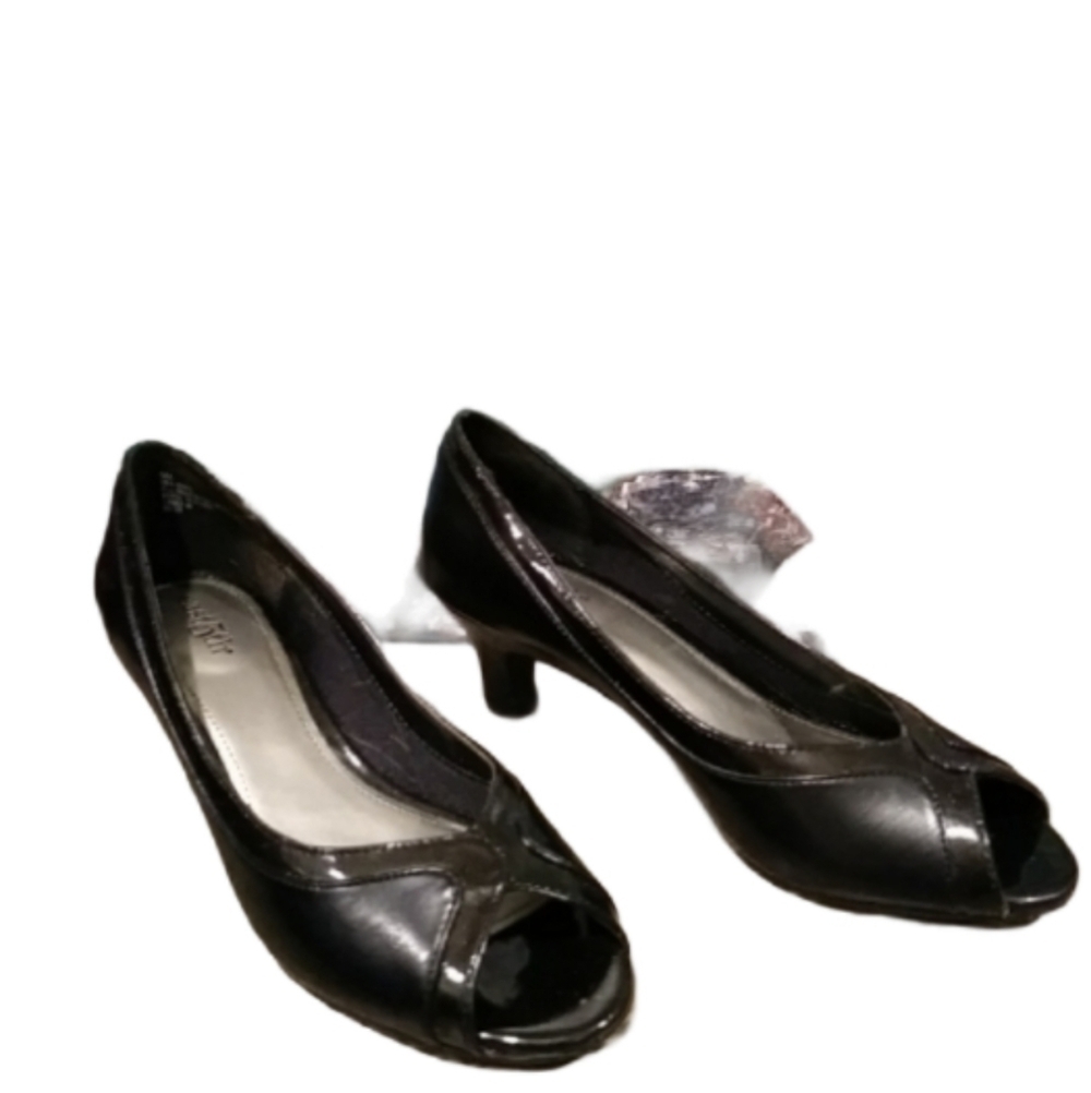 East 5th heel size 5 black